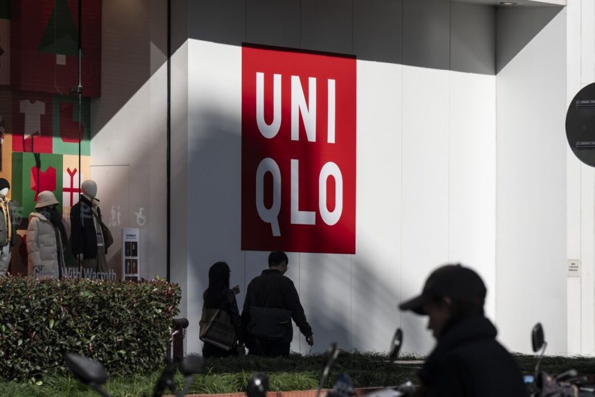 rapidas-ganancias-en-el-comercio-minorista-gracias-al-fuerte-crecimiento-de-uniqlo-a-pesar-de-los-aranceles-estadounidenses