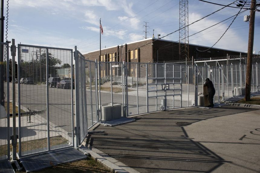 ice-quiere-comprar-mas-edificios-en-chicago-a-medida-que-se-expande-la-represion