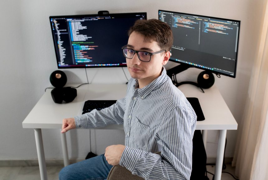la-ia-se-come-a-los-programadores-mas-jovenes:-“antes-cursabas-dos-anos-de-fp-y-tenias-cuatro-empresas-esperando-para-contratarte,-ahora-es-distinto”