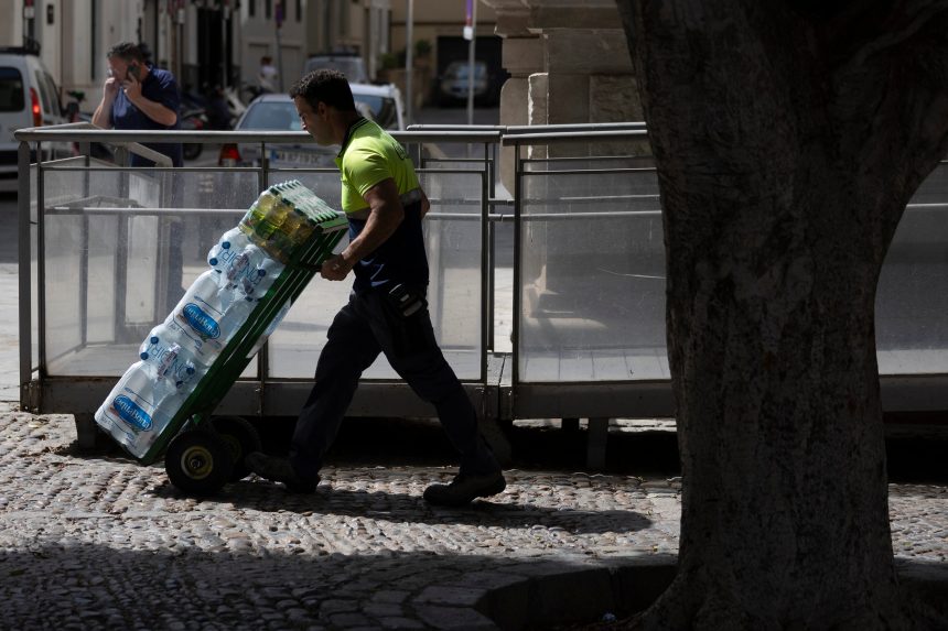 el-numero-de-horas-trabajadas-por-ocupado-se-situa-un-3,6%-por-debajo-de-los-niveles-prepandemia