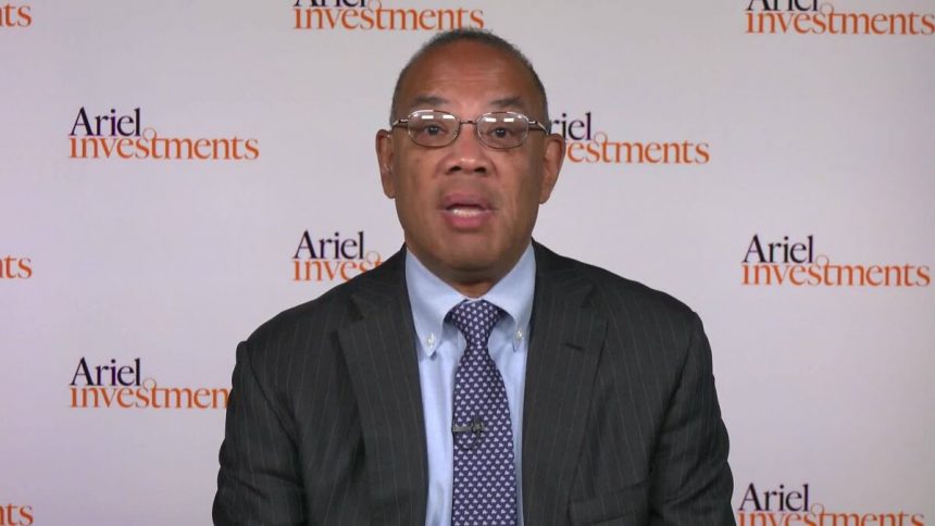 john-rogers-de-ariel-defiende-las-acciones-de-pequeno-valor