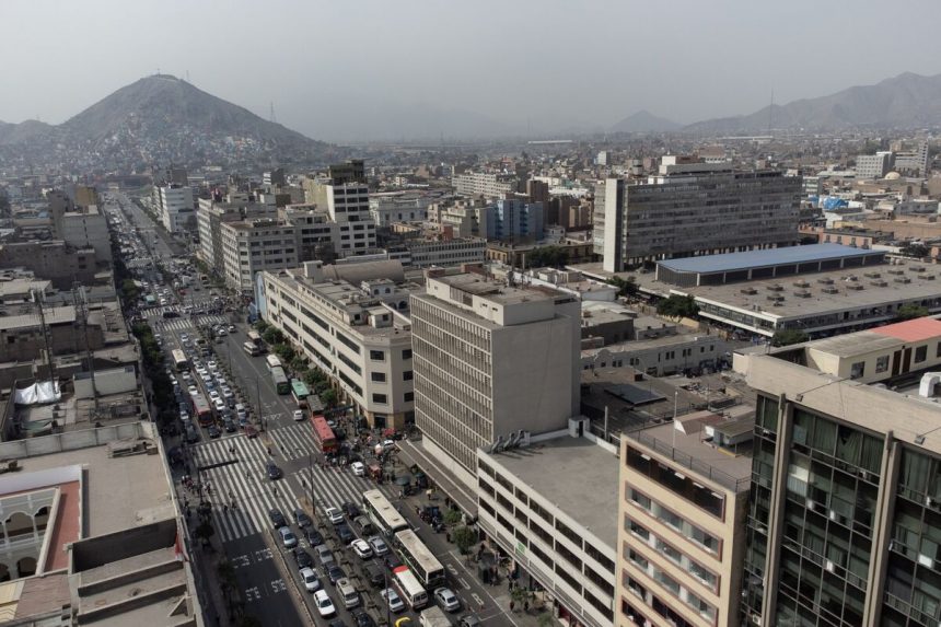 los-inversores-ven-la-economia-estrella-del-peru-ilesa-del-caos-politico
