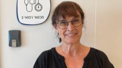 «estamos-inventando-la-medicina-del-cautiverio»:-el-hospital-se-prepara-para-recibir-a-los-rehenes-israelies-liberados