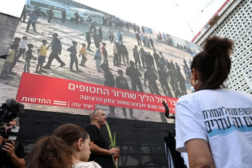 hamas-libera-a-siete-rehenes-de-gaza-mientras-trump-llega-a-israel