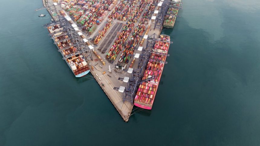 aumentan-las-exportaciones-chinas,-lo-que-da-a-xi-una-mano-mas-fuerte-en-la-lucha-comercial
