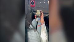 ver:-momento-emotivo:-mama-llama-por-video-a-su-hijo-rehen-antes-de-la-reunion