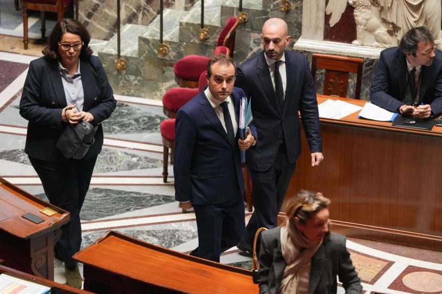 el-primer-ministro-frances-lecornu-sobrevive-a-las-mociones-de-censura