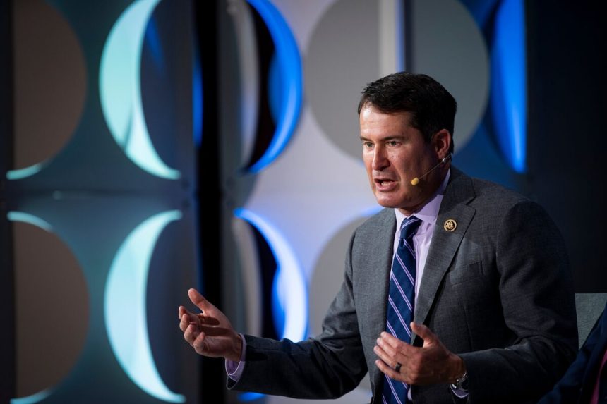 moulton-lanza-candidatura-al-senado-contra-markey-y-dice-que-los-democratas-necesitan-«nuevos-lideres»