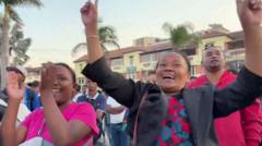 multitudes-en-madagascar-aplauden-mientras-una-unidad-militar-toma-el-poder