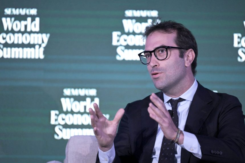 economia-respeta-la-decision-de-los-accionistas-del-sabadell-y-sumar-celebra-el-fracaso-de-la-opa-del-bbva