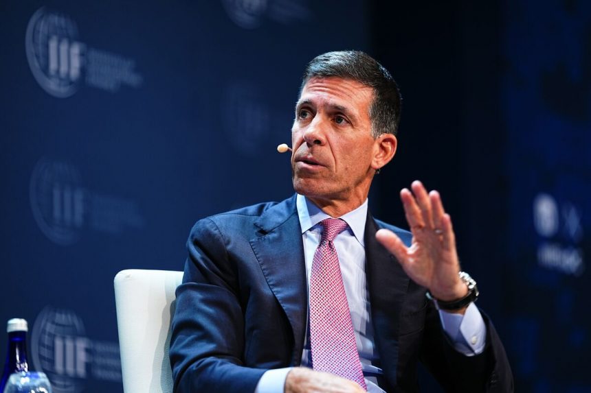 waldron-de-goldman-advierte-sobre-las-consecuencias-de-la-«explosion»-crediticia