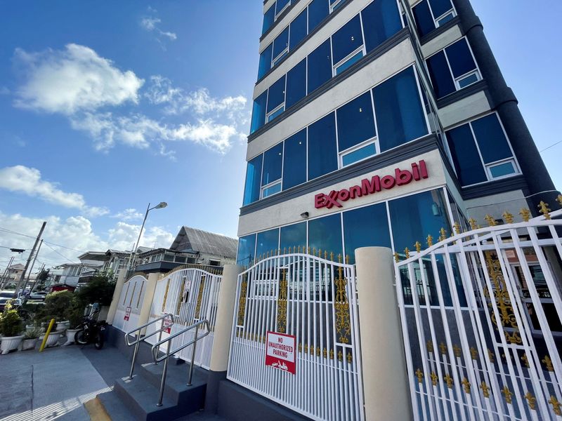 las-refinerias-indias-compran-el-primer-petroleo-de-guyana-a-exxon,-dicen-fuentes