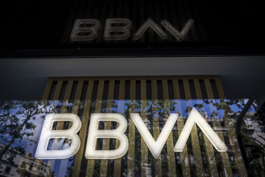 bbva-alcanza-maximos-de-2007-mientras-los-inversores-aplauden-el-fracaso-de-la-oferta-de-sabadell