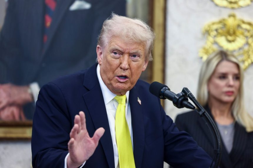trump-dice-que-el-proyecto-de-20-mil-millones-de-dolares-que-schumer-quiere-esta-«practicamente-muerto»