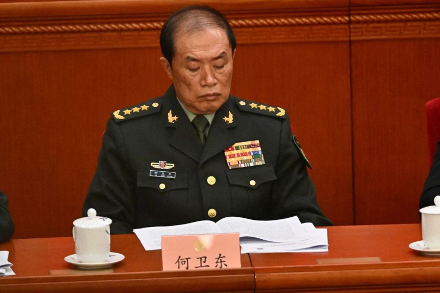 china-destituye-a-altos-funcionarios-militares-mientras-xi-amplia-la-purga-de-corrupcion