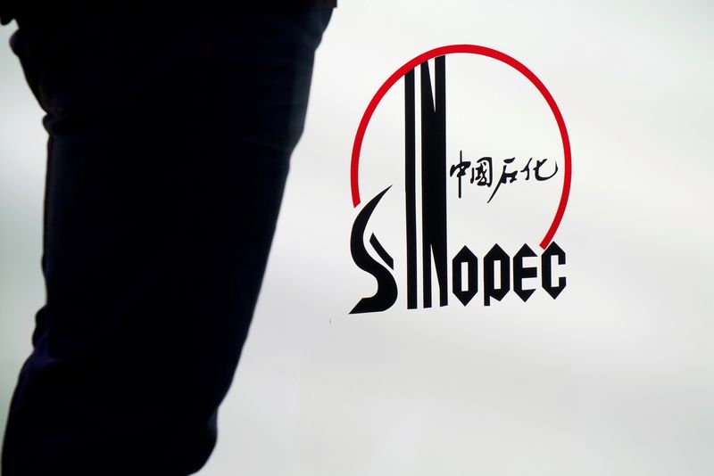 sinopec-desvia-superpetrolero-de-puerto-sancionado-por-estados-unidos,-segun-muestran-datos-de-seguimiento-de-barcos
