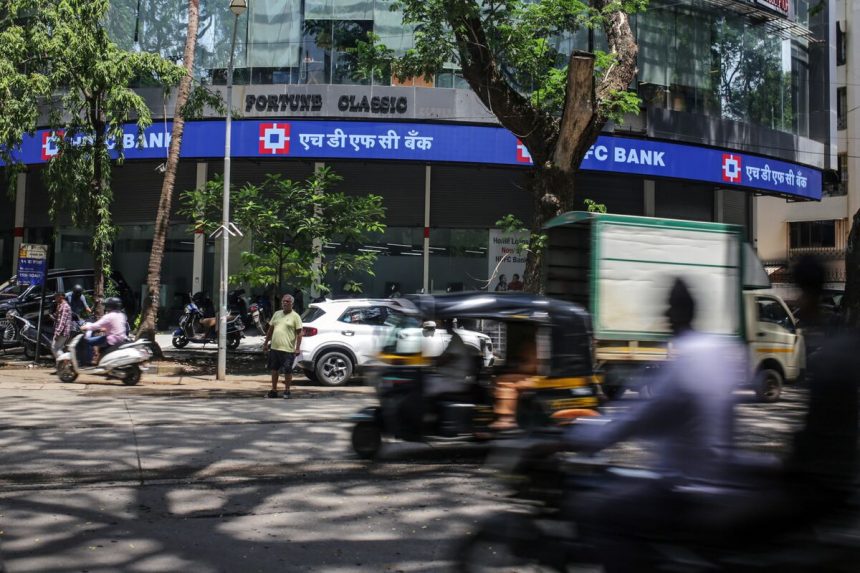 las-ganancias-de-hdfc-bank-superan-las-estimaciones-a-pesar-de-la-presion-sobre-los-margenes