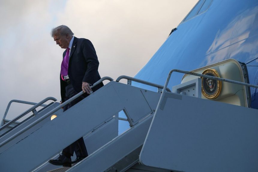 el-fbi-investiga-la-‘posicion-sospechosa’-del-aeropuerto-que-utiliza-trump,-dice-patel