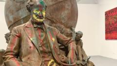estas-estatuas-confederadas-provocaron-protestas-en-todo-el-pais-fundidos,-ahora-son-piezas-de-arte.