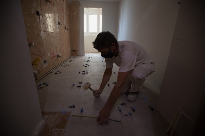 la-descarbonizacion-de-la-vivienda-no-arranca:-reformar-el-bano-y-la-cocina-antes-que-el-sistema-electrico