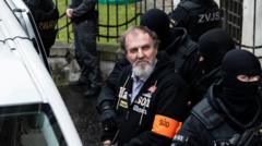 el-agresor-del-primer-ministro-eslovaco-fico-condenado-a-21-anos-de-prision