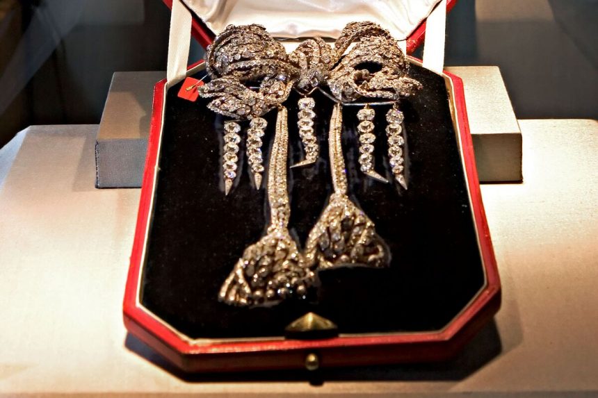 ¿existe-un-precio-para-las-joyas-robadas-del-louvre?