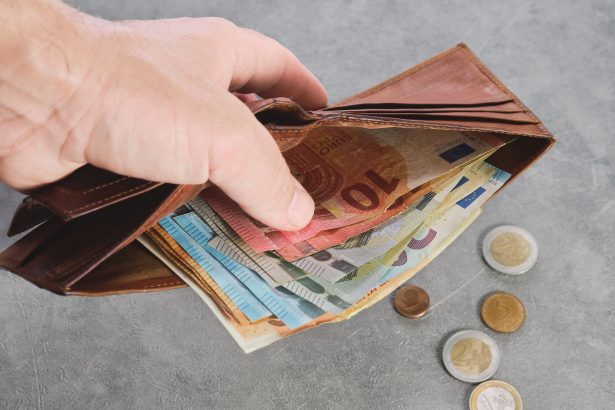 gastos-de-empresa:-¿en-metalico-o-por-transferencia?-¿son-parte-del-salario?