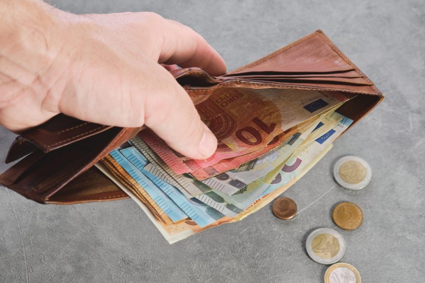 gastos-de-empresa:-¿en-metalico-o-por-transferencia?-¿son-parte-del-salario?