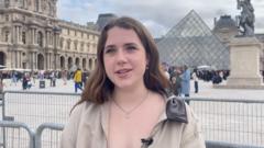 ‘el-atraco-hizo-que-fuera-mas-emocionante-ir-al-louvre’:-los-turistas-reaccionan-ante-la-reapertura-del-museo
