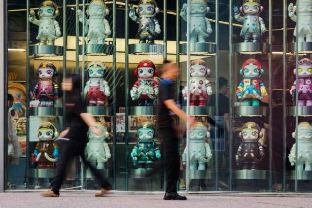 las-acciones-de-pop-mart-caen-mas-desde-abril-debido-a-la-renovada-preocupacion-por-el-crecimiento