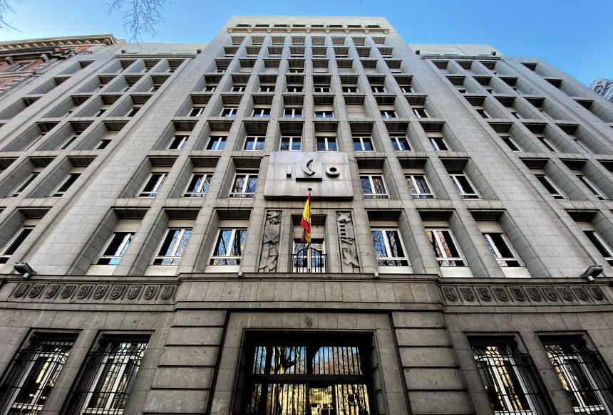 la-banca-pide-cambios-al-ico-para-desatascar-los-avales-a-la-compra-de-vivienda-de-jovenes