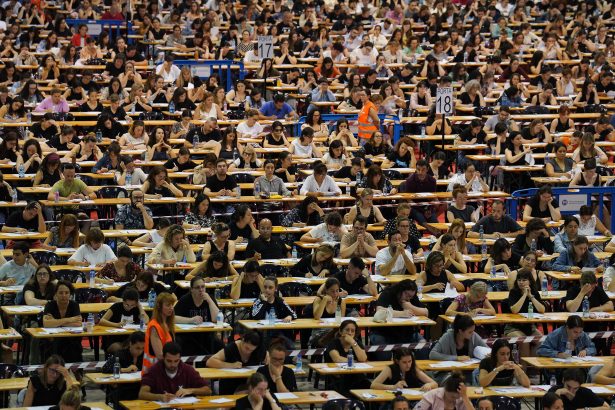 cuando-memorizar-ya-no-basta:-por-que-urge-repensar-las-oposiciones-en-espana