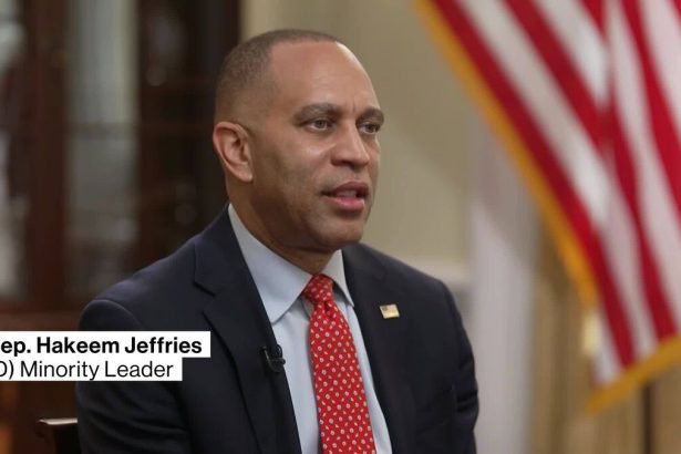 jeffries-dice-que-las-conversaciones-sobre-el-cierre-del-gobierno-con-los-lideres-republicanos-han-sido-limitadas