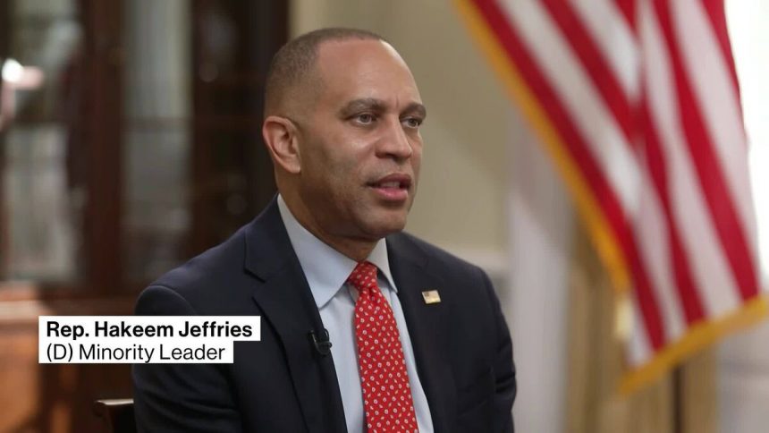 jeffries-dice-que-las-conversaciones-sobre-el-cierre-del-gobierno-con-los-lideres-republicanos-han-sido-limitadas
