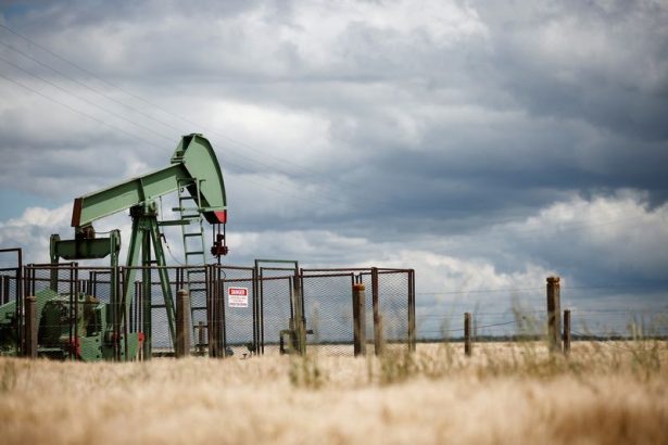 los-precios-del-petroleo-caen-despues-del-aumento,-siguen-en-camino-de-aumentar-semanalmente-en-medio-de-temores-sobre-la-oferta
