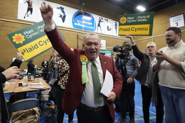 los-nacionalistas-galeses-ganan-las-elecciones-parciales-de-senedd,-lo-que-supone-un-duro-golpe-para-starmer