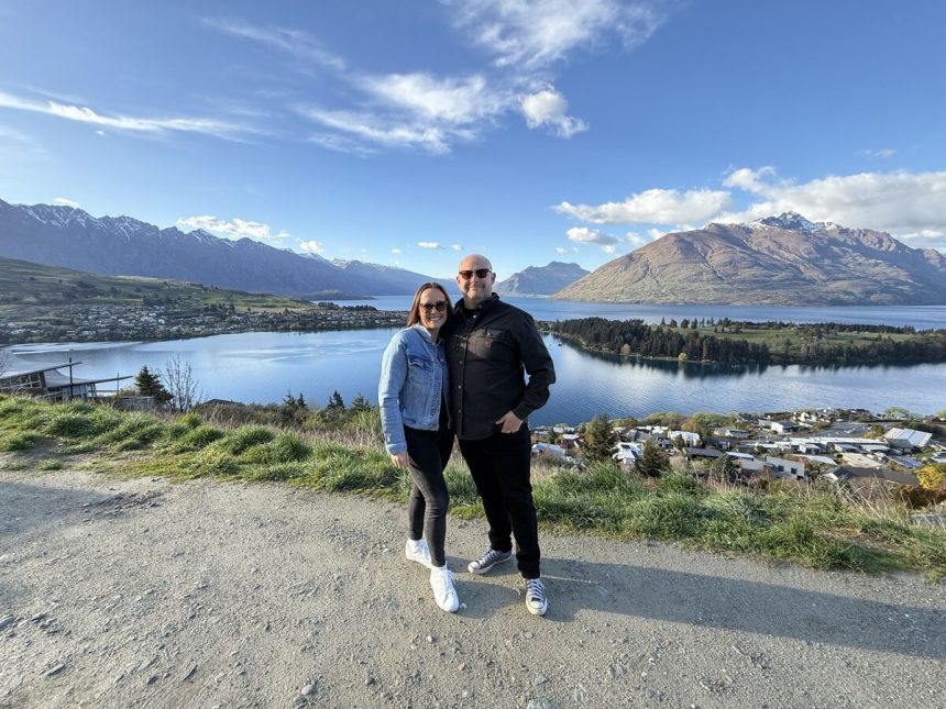 los-recien-casados-​​australianos-y-los-fanaticos-del-rugby-sacan-provecho-de-las-ofertas-de-nueva-zelanda