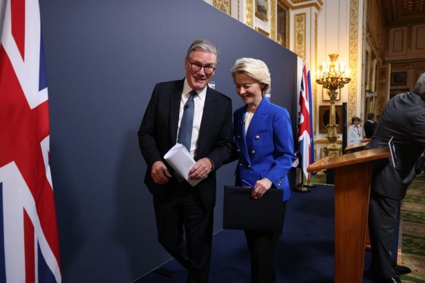 starmer-considera-repensar-europa-en-busca-de-una-manera-de-contrarrestar-a-farage