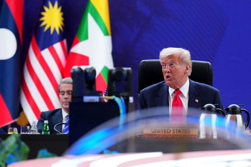la-visita-de-trump-genera-esperanzas-para-la-region-de-mercados-emergentes-menos-querida