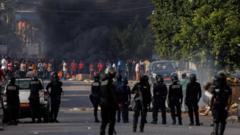 estallan-violentas-protestas-en-camerun-a-medida-que-se-esperan-los-resultados-de-las-renidas-elecciones