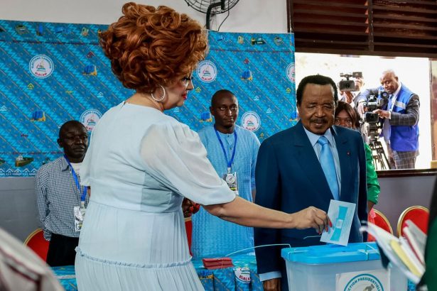 el-presidente-mas-viejo-del-mundo,-biya,-gana-la-reeleccion-en-camerun-a-los-92-anos