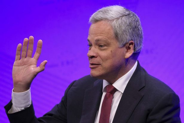 el-ex-director-general-de-commerzbank-se-reunio-con-orcel-despues-de-que-unicredit-comprara-su-participacion