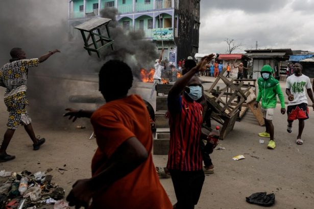el-gobernante-mas-viejo-del-mundo-es-reelegido-en-camerun-y-estallan-protestas