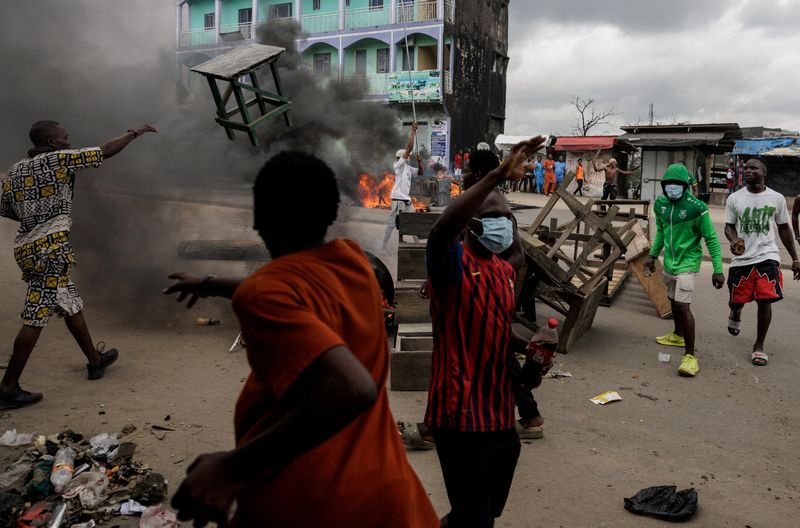 el-gobernante-mas-viejo-del-mundo-es-reelegido-en-camerun-y-estallan-protestas
