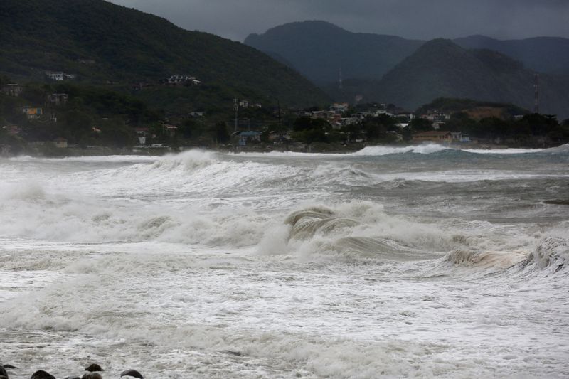 el-huracan-melissa-comienza-a-azotar-jamaica-como-tormenta-‘catastrofica’-de-categoria-5