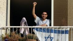 el-rehen-israeli-liberado-y-obligado-a-cavar-su-propia-tumba-esta-«volviendo-a-ser-como-antes»,-dice-su-padre