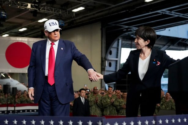 trump-y-takaichi-prometen-profundizar-los-lazos-de-seguridad-en-el-portaaviones