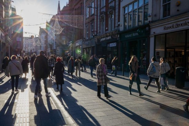 la-economia-de-irlanda-se-contrae-por-primera-vez-en-casi-dos-anos