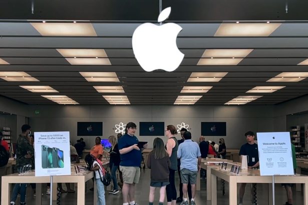 apple-se-convierte-en-la-tercera-accion-de-la-historia-en-superar-los-4-billones-de-dolares-en-valor
