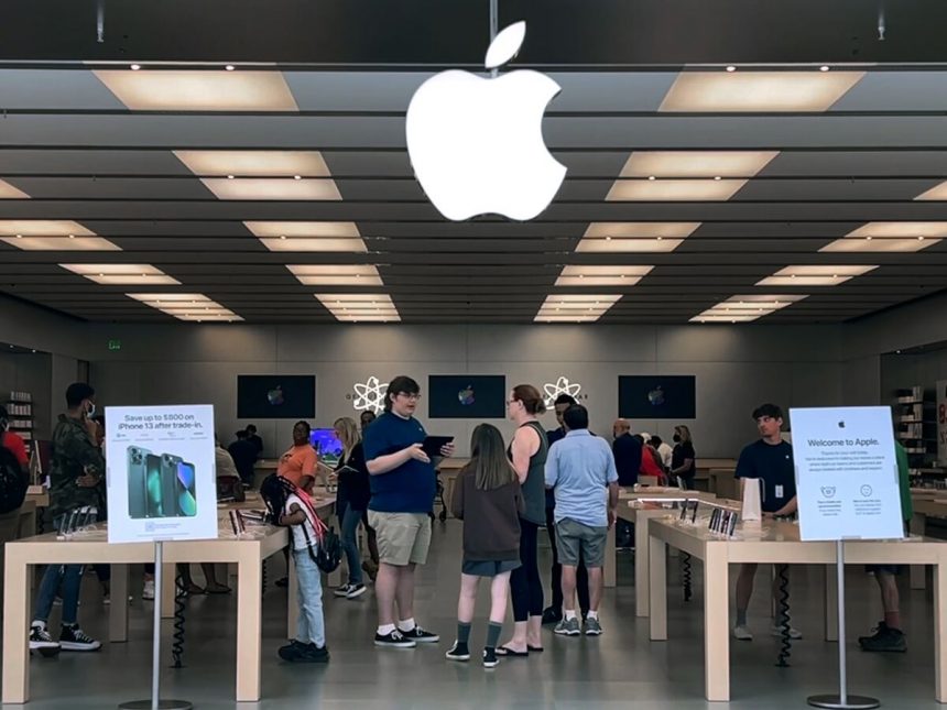 apple-se-convierte-en-la-tercera-accion-de-la-historia-en-superar-los-4-billones-de-dolares-en-valor